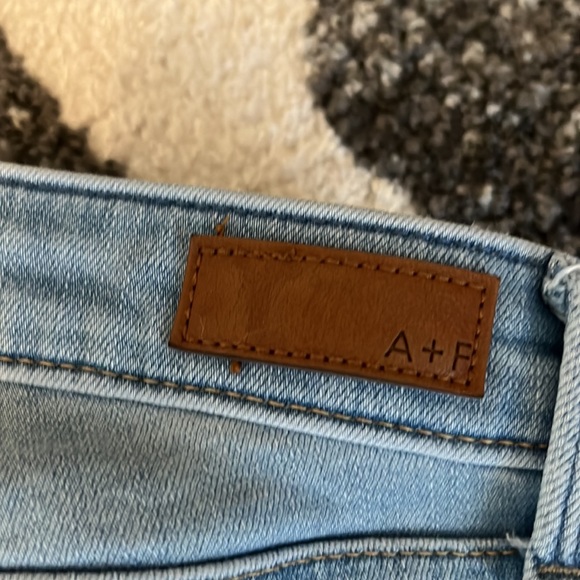 Abercrombie & Fitch Harper Ankle Jeans - Picture 5 of 6